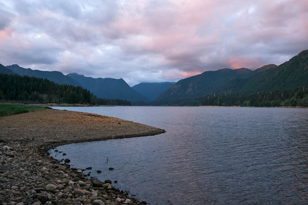 Sunset at the edge of Wynoochee Lake